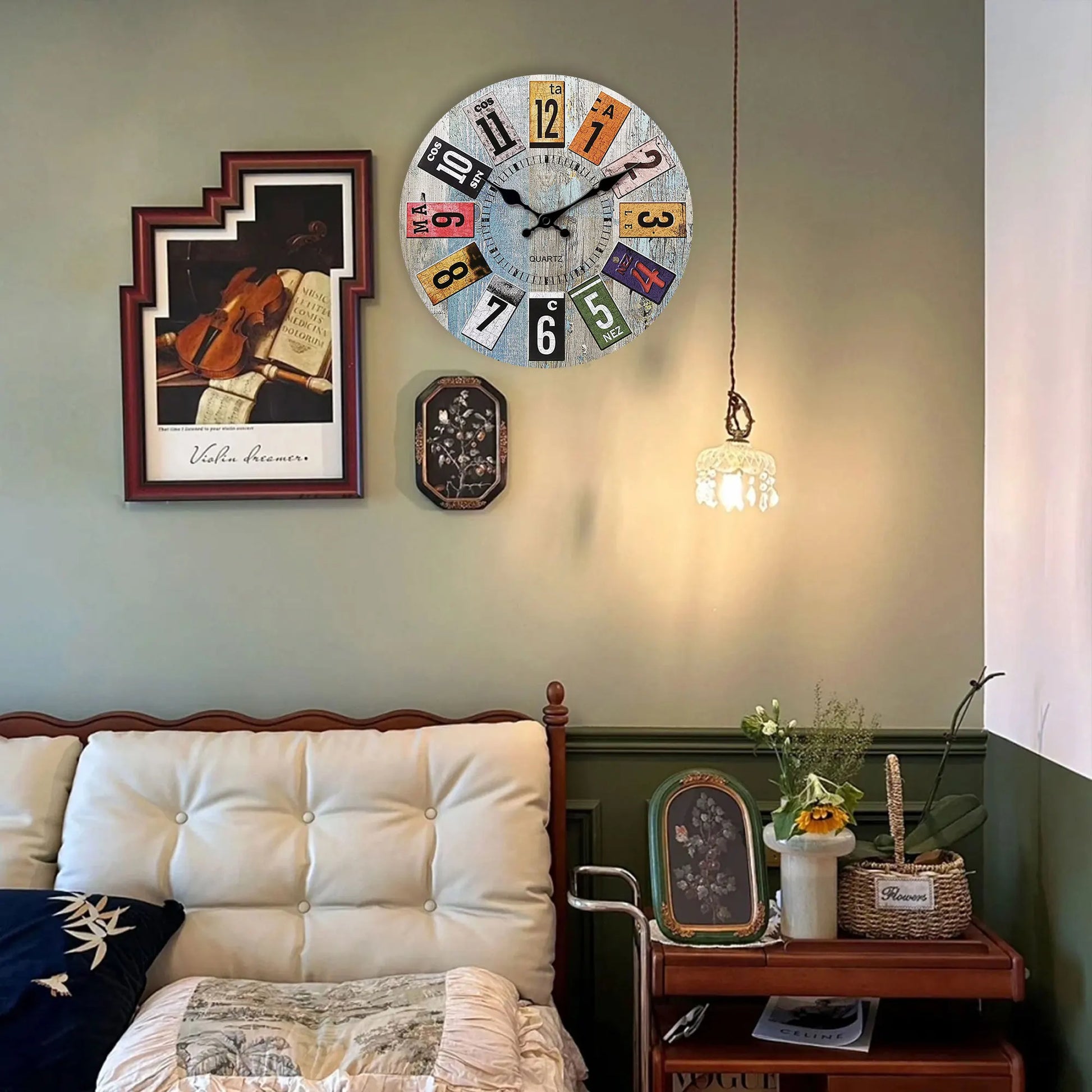 Horloge Murale Scandinave Bois Bleu Chiffres Colorés