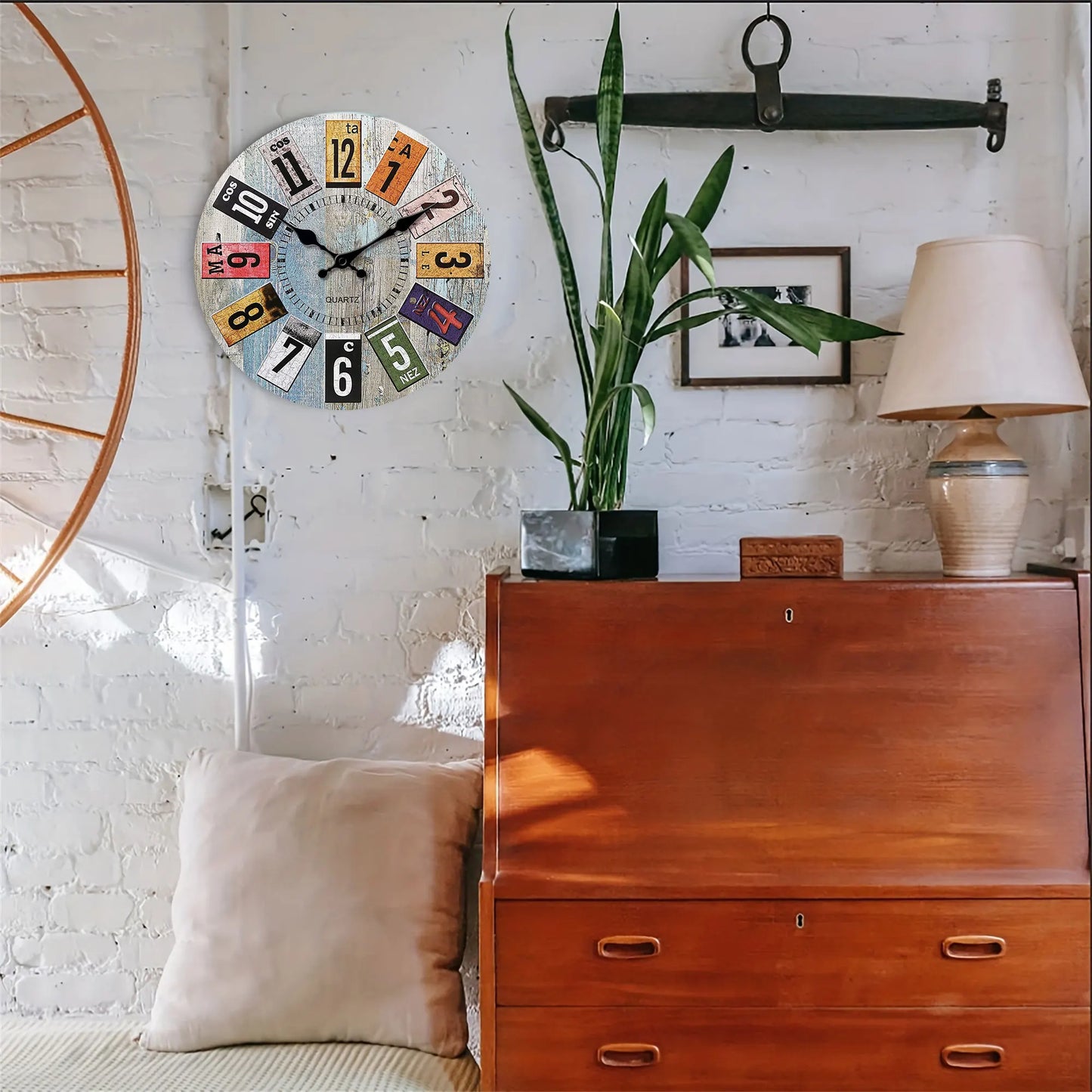 Horloge Murale Scandinave Bois Bleu Chiffres Colorés